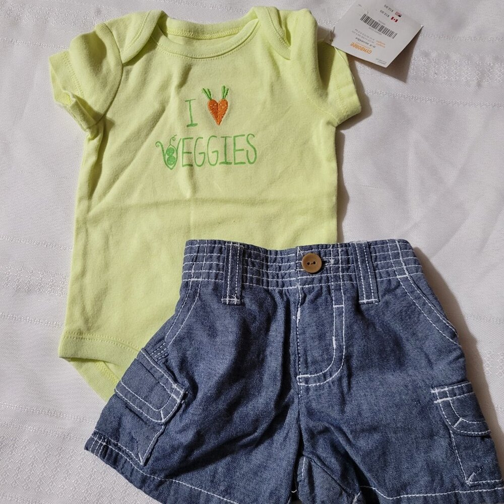 Gymboree 0-3 month Veggies Bodysuit & shorts set NWT. Mixed Bin Z31